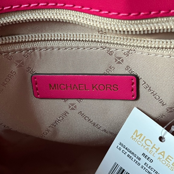 🌼Michael Kors Purse - Picture 12 of 14